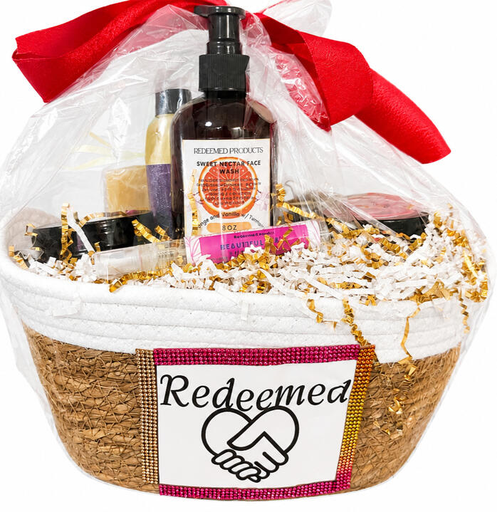 Gift Sets Handcrafted Artisanal Gift Sets Price: Starting as low as $50.00Give the ultimate gift of relaxation and restoration with our thoughtfully curated Handcrafted Gift Sets. Perfectly bundled to offer a complete, luxurious self-care experience, these sets comb