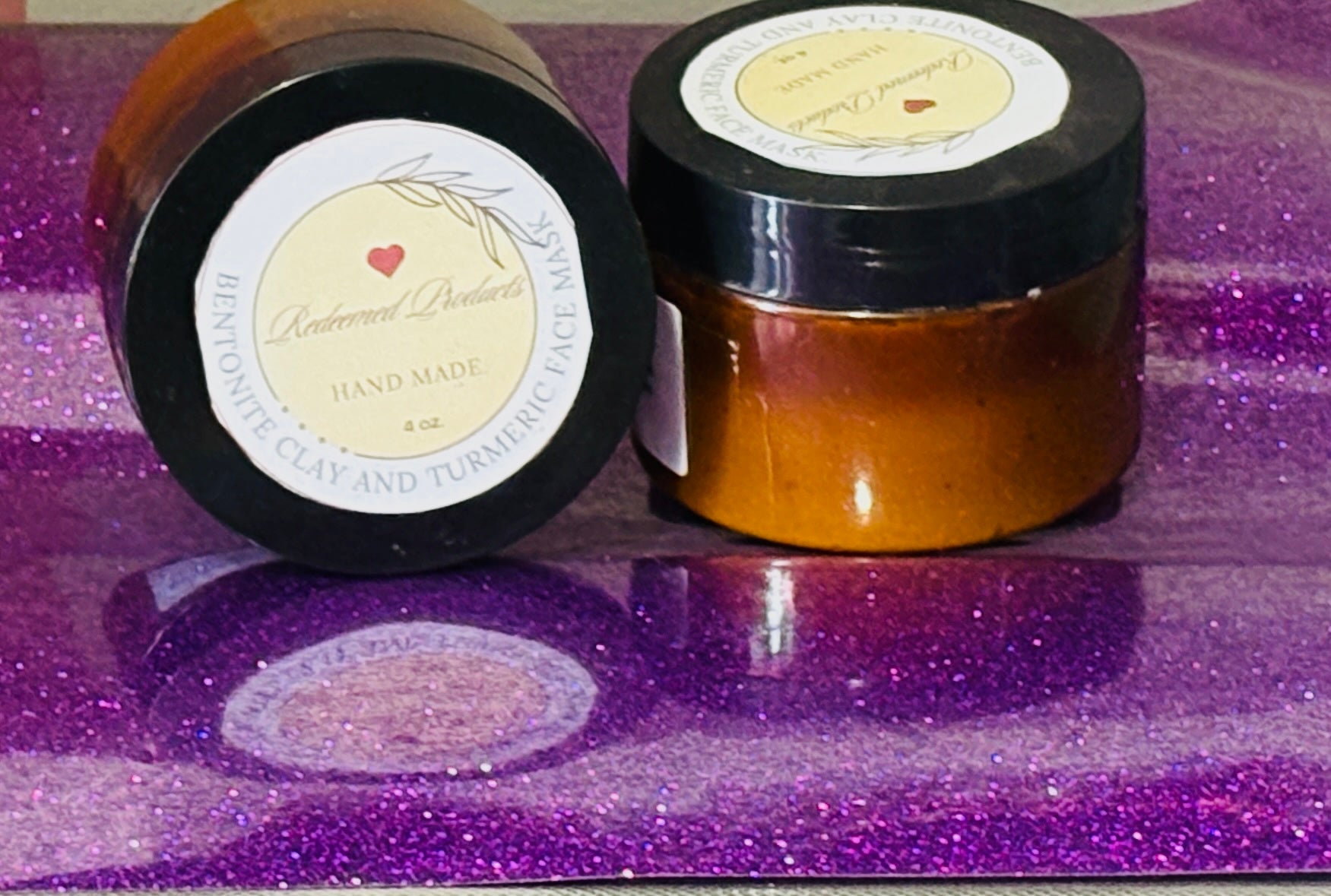 Bentonite and Turmeric face mask image 0